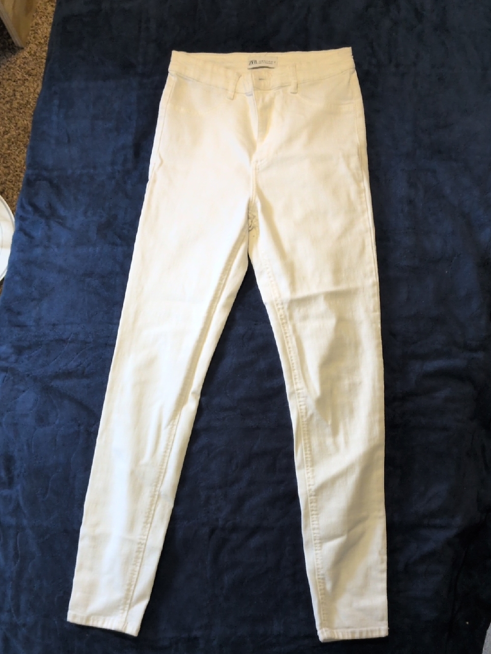 ZARA White Women's Jeans - Classic Slim Style